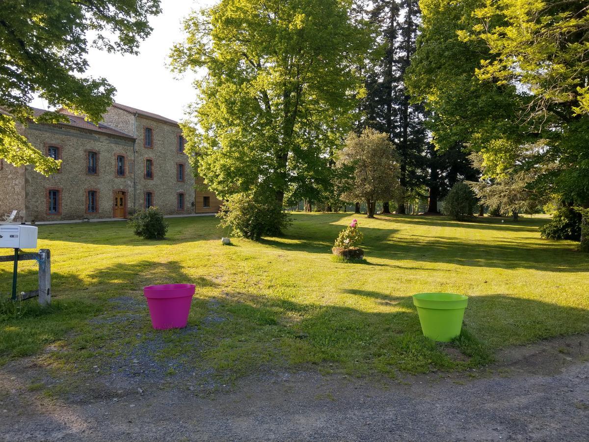 Les Chambres D'Hotes De La Frissonnette Auzelles Exterior foto