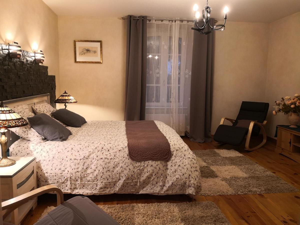 Les Chambres D'Hotes De La Frissonnette Auzelles Exterior foto